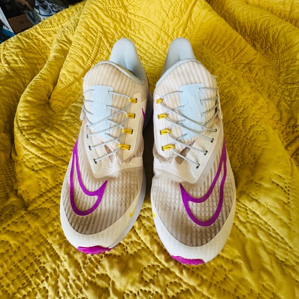 NIKE Pegasus Flyease Women's Cream, Fuschia Athletic Sneaker Shoes Sz 8 Velcro